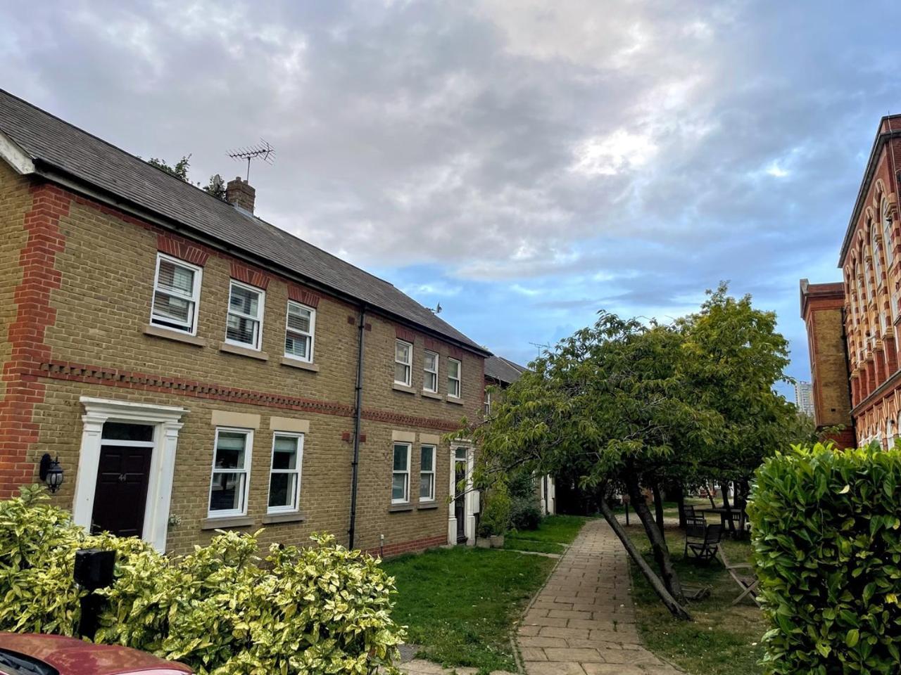House With Private Parking Close To Borough Market & Tower Bridge! * Londres